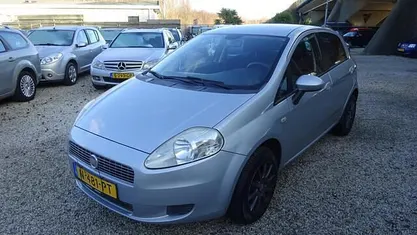 Grijs Occasion 2009 Fiat Grande Punto Active Hatchback | € 2.495 (Eerlijke prijs)