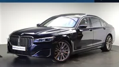 Imperialblau Gebruikt 2020 BMW 745e Executive Sedan | € 51.450 (Goede deal)