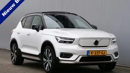 Wit Gebruikt 2020 Volvo XC40 R-Design SUV | € 28.495 (Eerlijke prijs)
