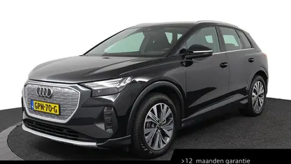 Zwart Occasion 2024 Audi Q4 e-tron Basis SUV | € 42.995 (Eerlijke prijs)