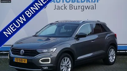 Grijs Gebruikt 2018 VW T-Roc Style SUV | € 23.950 (Goede deal)