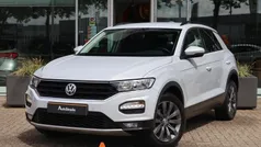 Wit, metallic lak Gebruikt 2020 VW T-Roc Style SUV | € 19.700 (Eerlijke prijs)