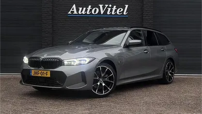 Gebruikt 2022 BMW 330e M Sport Stationwagen | € 36.245 (Eerlijke prijs)