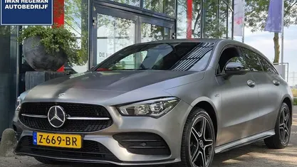 Grijs Gebruikt 2020 Mercedes CLA250e Shooting Brake Premium Stationwagen | € 28.690 (Eerlijke prijs)