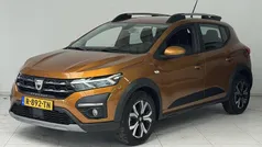 Oranje Gebruikt 2021 Dacia Sandero Expression Hatchback | € 15.740 (Eerlijke prijs)