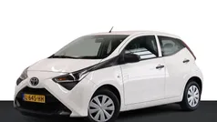 Wit Gebruikt 2021 Toyota Aygo Hatchback | € 11.950 (Eerlijke prijs)