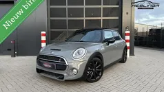 Grijs, metallic lak Gebruikt 2017 Mini Cooper S Business Hatchback | € 17.450 (Eerlijke prijs)