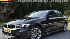 Zwart Gebruikt 2023 BMW 320 Sport Line Sedan | € 31.445 (Goede deal)