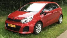Rood Gebruikt 2015 Kia Rio Comfort Hatchback | € 9.950 (Eerlijke prijs)