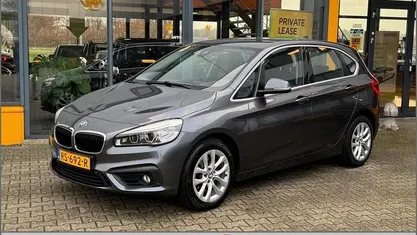 Grijs Gebruikt 2017 BMW 220 Executive MPV | € 16.950 (Goede deal)