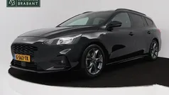 Zwart, metallic lak Gebruikt 2019 Ford Focus Business Edition Stationwagen | € 8.999 (Eerlijke prijs)
