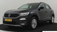 Zwart Gebruikt 2021 VW T-Roc Style SUV | € 26.395 (Eerlijke prijs)