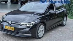 Zwart Gebruikt 2020 VW Golf VII Style Hatchback | € 20.950 (Eerlijke prijs)