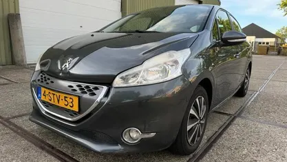 Occasion Peugeot 208 68 PK (50 kW) 2013 Grijs Hatchback