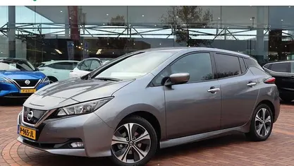 Grijs Gebruikt 2022 Nissan Leaf N-Connecta Hatchback | € 15.445 (Eerlijke prijs)