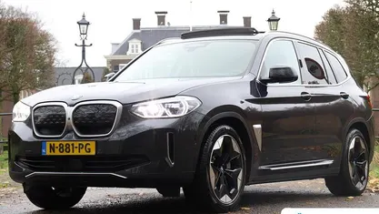 Grijs Gebruikt 2021 BMW iX3 Executive SUV | € 30.895 (Eerlijke prijs)