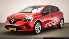 Rood Gebruikt 2021 Renault Clio V SE Hatchback | € 15.395 (Eerlijke prijs)