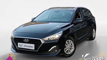 Phantom black metallic/phantom black pearl (pae) Gebruikt 2019 Hyundai i30 Comfort Stationwagen | € 12.950 (Eerlijke prijs)