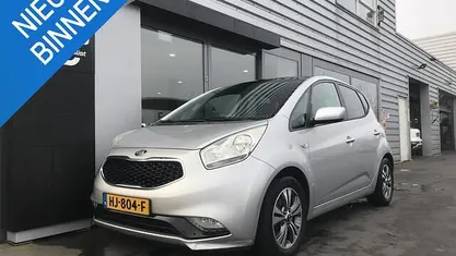 Grijs Gebruikt 2016 Kia Venga Hatchback | € 11.350 (Eerlijke prijs)