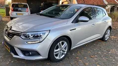 Grijs (metallic) Gebruikt 2016 Renault Mégane III Zen Hatchback | € 8.950 (Eerlijke prijs)