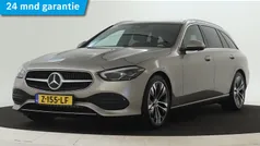Licht 859 mojavezilver metaalkleur metallic Gebruikt 2024 Mercedes 180 Luxury Sedan | € 42.950 (Eerlijke prijs)