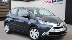 Blauw Gebruikt 2016 Toyota Aygo X-play Hatchback | € 8.450 (Goede deal)