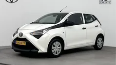 Wit Gebruikt 2021 Toyota Aygo Hatchback | € 11.950 (Eerlijke prijs)