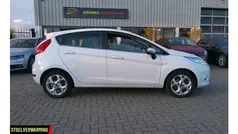 Wit Gebruikt 2011 Ford Fiesta Titanium Hatchback | € 5.295 (Eerlijke prijs)
