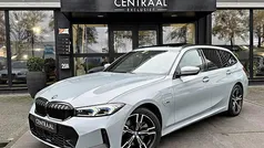 Grijs Gebruikt 2023 BMW 330 M Sport Stationwagen | € 41.950 (Eerlijke prijs)