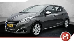 Grijs Gebruikt 2019 Peugeot 208 Signature Sky Hatchback | € 10.900 (Goede deal)