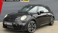 Zwart, metallic lak Gebruikt 2021 Mini John Cooper Works Hatchback | € 32.945 (Eerlijke prijs)