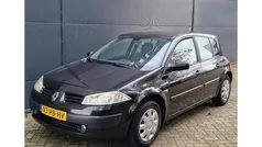 Zwart Gebruikt 2005 Renault Mégane II Dynamique Hatchback | € 1.495 (Eerlijke prijs)