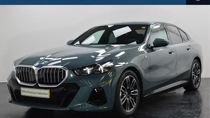 Gebruikt 2025 BMW 530e M Sport Sedan | € 63.750 (Eerlijke prijs)