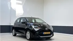 Zwart Gebruikt 2021 Toyota Aygo X-play Hatchback | € 11.949 (Eerlijke prijs)