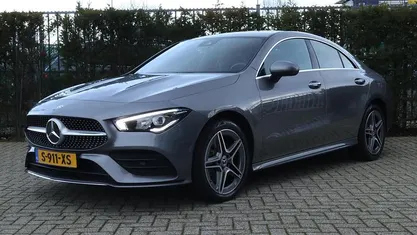 Occasion 2023 Mercedes CLA250e AMG line Sedan | € 35.895 (Eerlijke prijs)