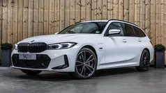 Wit Gebruikt 2022 BMW 330 M Sport Stationwagen | € 36.950 (Eerlijke prijs)