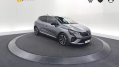 Gebruikt 2024 Renault Clio V Techno Hatchback | € 21.400 (Eerlijke prijs)