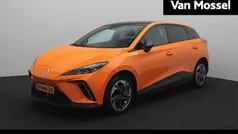 Oranje Gebruikt 2022 MG MG4 EV Luxury Hatchback | € 20.495 (Eerlijke prijs)