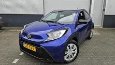 Gebruikt 2024 Toyota Aygo Play Hatchback | € 17.700 (Eerlijke prijs)