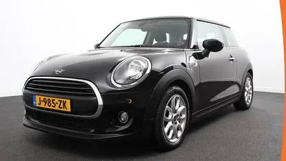 Occasion Mini ONE Salt 102 PK (75 kW) 2019 Zwart Hatchback
