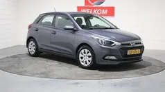 Grijs, metallic lak Gebruikt 2016 Hyundai i20 Hatchback | € 8.950 (Eerlijke prijs)