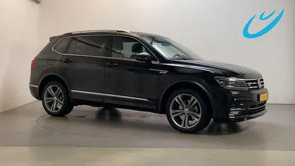 Gebruikt 2020 VW Tiguan Highline SUV | € 30.850 (Eerlijke prijs)
