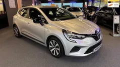 Gebruikt 2022 Renault Clio V Equilibre Hatchback | € 14.950 (Eerlijke prijs)