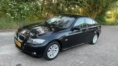 Zwart Gebruikt 2011 BMW 318 Luxury Line Sedan | € 5.999 (Eerlijke prijs)