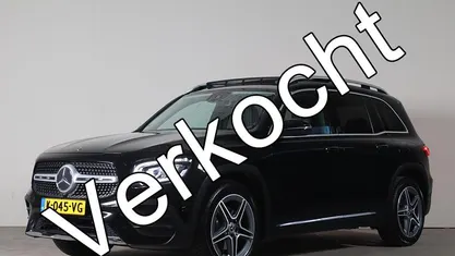 Zwart (metallic) Gebruikt 2020 Mercedes GLB200 Premium Plus SUV | € 31.650 (Eerlijke prijs)