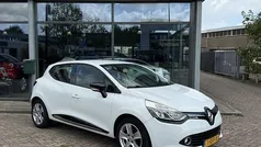 Wit Gebruikt 2013 Renault Clio IV Expression Hatchback | € 7.450 (Eerlijke prijs)