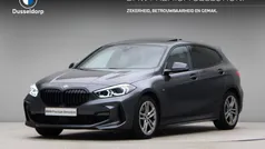 Grijs, metallic lak Gebruikt 2021 BMW 118 Executive Hatchback | € 27.495 (Eerlijke prijs)