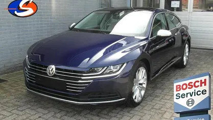 Blauw, metallic lak Gebruikt 2019 VW Arteon Elegance+ Hatchback | € 25.950 (Goede deal)