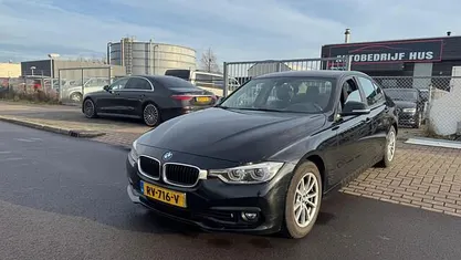 Zwart Occasion 2018 BMW 320 Sedan | € 10.850 (Goede deal)