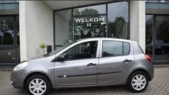 Grijs Gebruikt 2010 Renault Clio R.S. Expression Hatchback | € 2.750 (Eerlijke prijs)